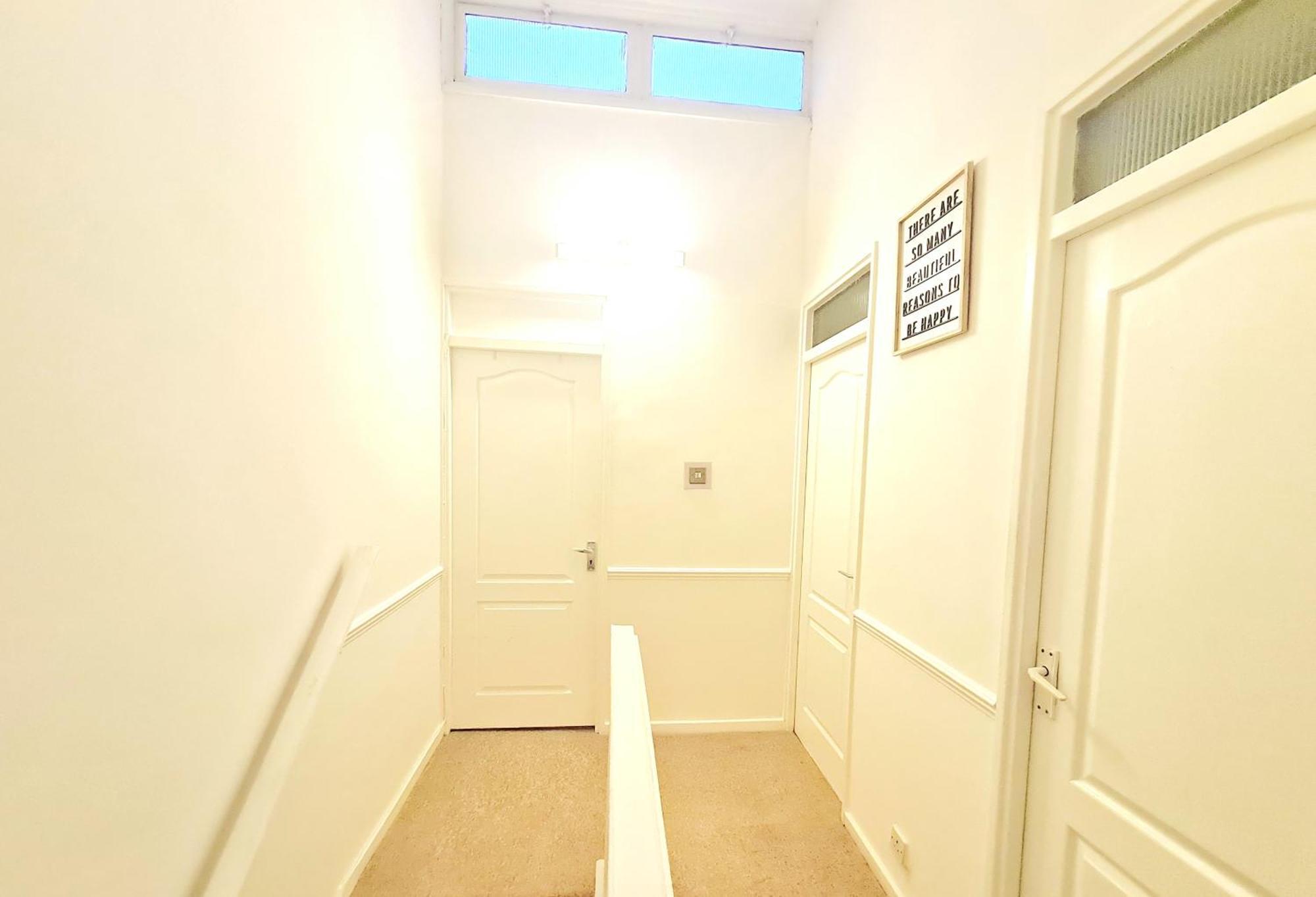 Cosy Luxurious 3 Bedroom House, Free Parking, Free Wifi, Private Garden, Free Netflix Havering ภายนอก รูปภาพ